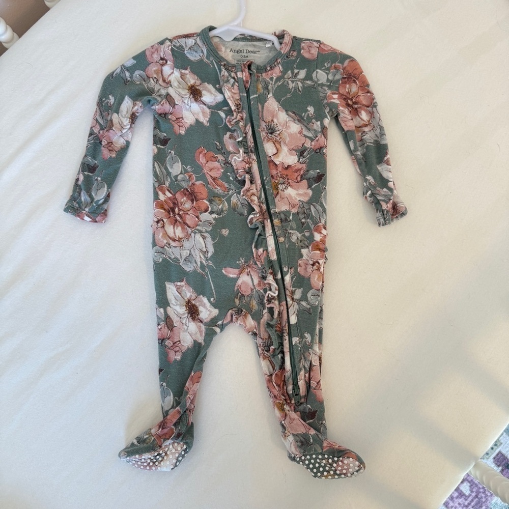 Angel Dear Woodrose Floral Two-Way Ruffle Zipper Footie - Picture 4 of 11